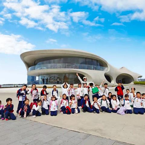 回望见成长  筑梦向未来