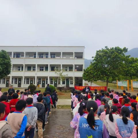 学习雷锋好榜样，我为母校种棵树——春湾镇卫国小学（幼儿园）植树节活动