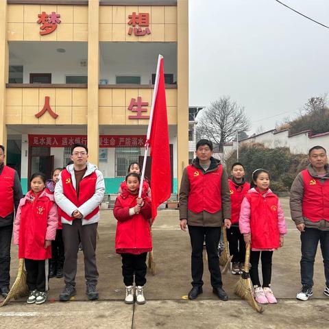 爱在雷锋日，情满敬老院——金刚台二小学雷锋志愿者活动