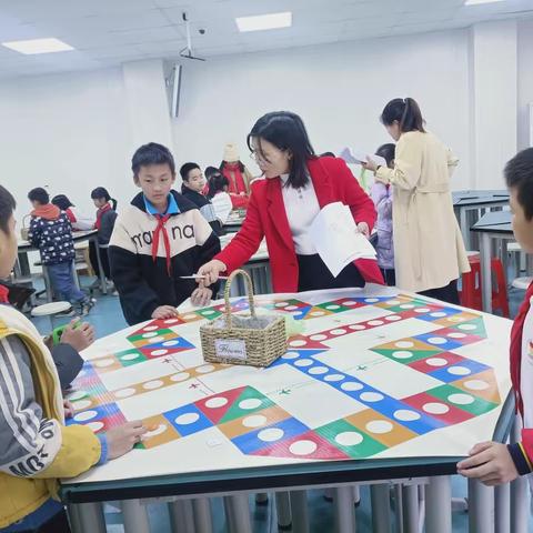 悦享童趣，智慧闯关 ——湛江市湖光中心小学低年级 语文素养竞赛