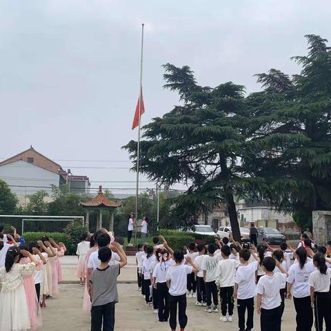 “迎六一，展风采”——东刘村小学入队仪式