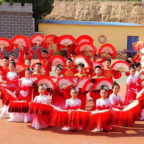 【班级风采】李家坡底小学四年级六一儿童节序列活动快乐笔记