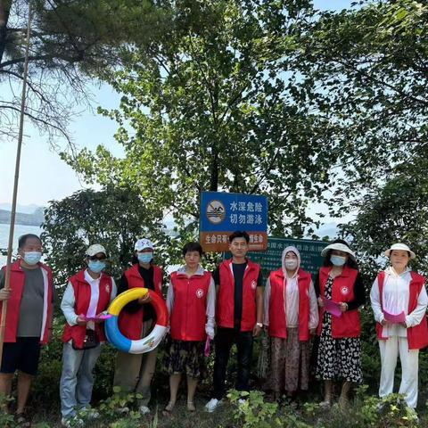 寺坡街道龙泉社区开展夏季防溺水巡逻宣传活动