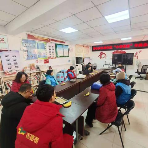 葛东小巷管家年终总结会于12月27日召开，居委会部分领导参加了会议，队长田桂玲做了工作总结。在这一年里，小巷管家的全体人员积极履行职责，为改善居民生活质量，小巷环境提升贡献了自己的力量。