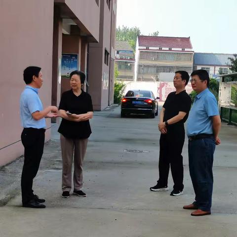 淮安区关工委、区教体局关工委领导检查指导基层辅导站工作