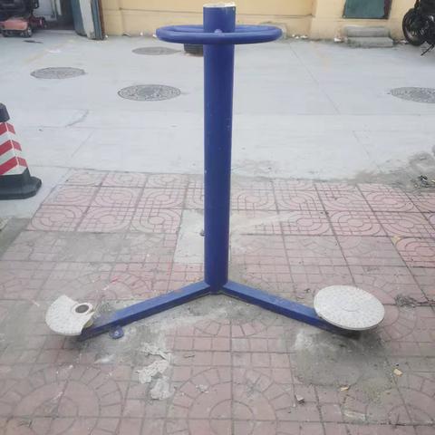 私自拆除的健身器材“回家”了！北园街道霞侣市社区铁路沿线小区公共空间保卫记