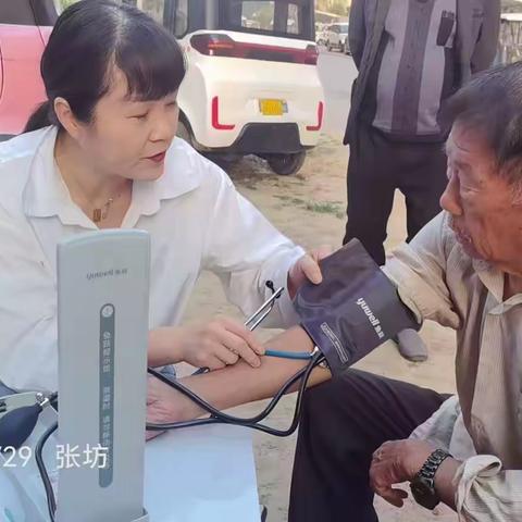 柏梁卫生院家庭医生签约“敲门行动”：健康服务零距离，贴心守护暖民心