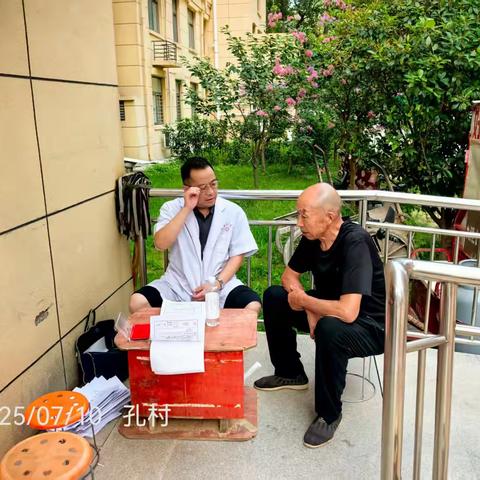 柏梁卫生院家庭医生签约“敲门行动”：健康服务零距离，贴心守护暖民心