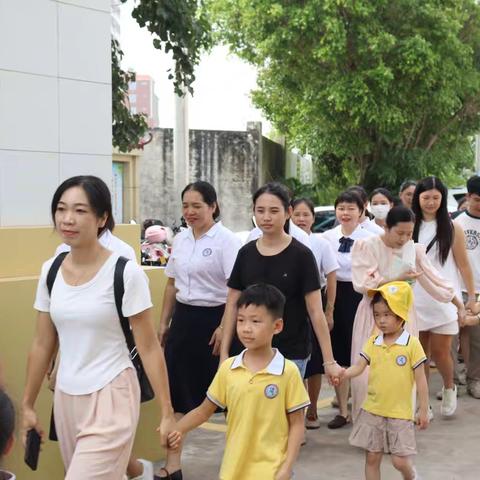 爱在中秋 情暖人间——吴川市中心幼儿园到吴川市养老服务中心、福利院开展送爱心活动