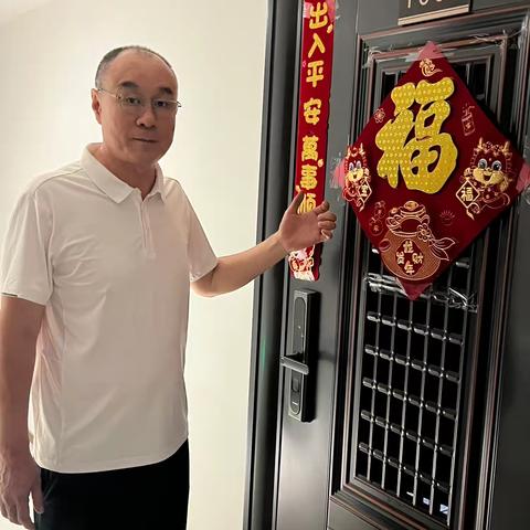 段店北路街道财富壹号花园社区退役军人服务站开展入户走访宣传政策暖民心工作