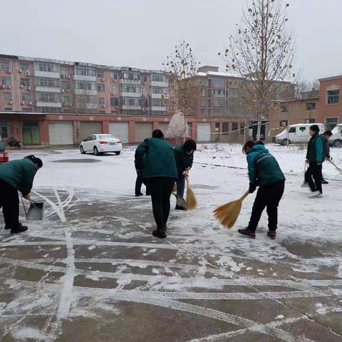 扫雪除冰总动员，保障道路畅通