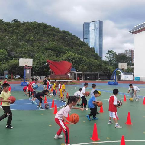 “篮”世界，“球”精彩——柳州市窑埠街小学篮球社团