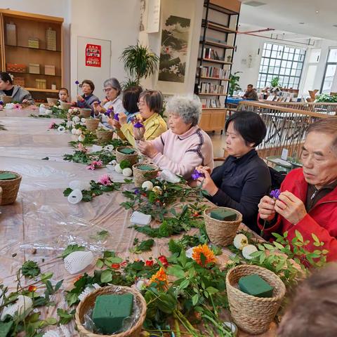 夏都居委会插花活动