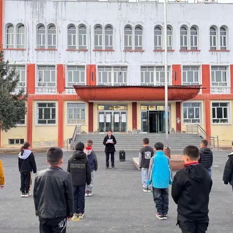 塔城市阿西尔达斡尔民族乡中心学校开展“缅怀革命先烈 传承红色基因” 清明节主题教育活动