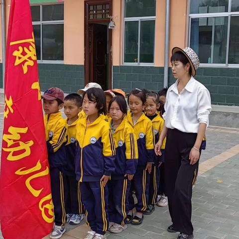 〖三抓三促进行时〗幼小衔接   我们在行动——参观郭家麻小学