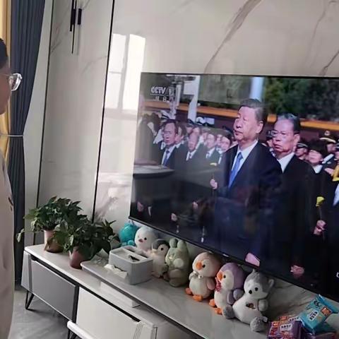 缅怀革命先烈，致敬人民英雄——项城市莲溪初级中学教育集团组织全体师生收看烈士纪念日向人民英雄敬献花篮仪式