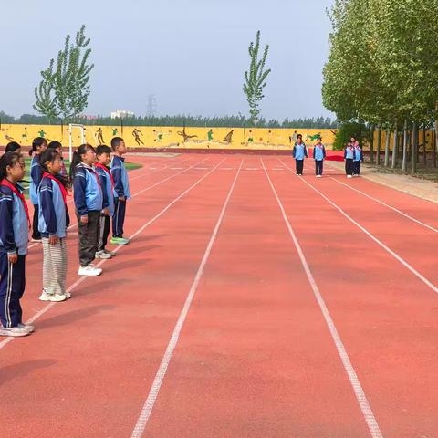 最美四"阅"天 书香伴成长——艾寨丕介学校世界读书日主题升旗仪式