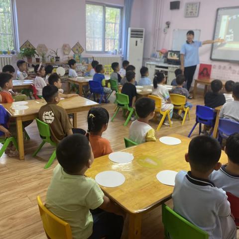 暖暖教师节 浓浓师幼情——诸城第一中学附属幼儿园大二班教师节主题活动