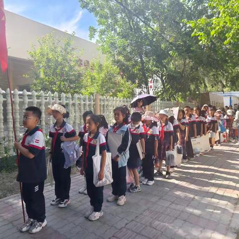 【芳新教育集团】 芳草湖农场小学美术组特色活动 “寻找初夏”——踏青活动