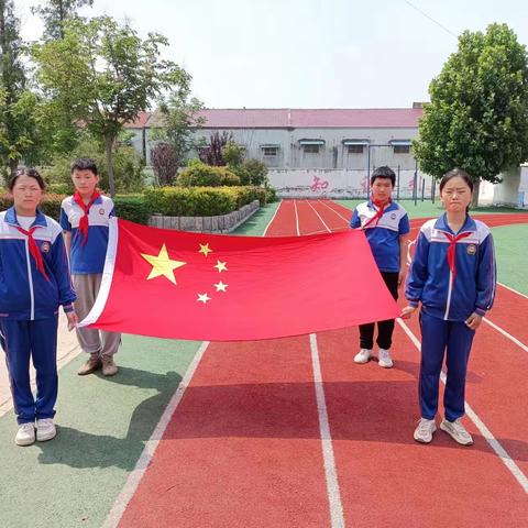 田集学区沿河小学开展“学习二十大，争做好队员”新队员入队仪式