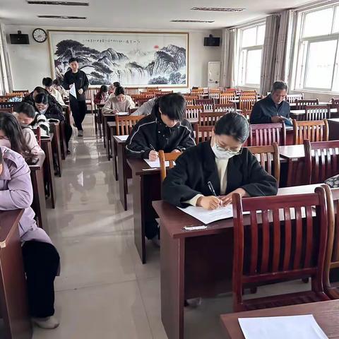 王家坝中心校开展新课标知识测试 助力教师专业提升