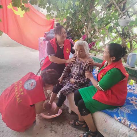 端午送温暖  爱心暖民心