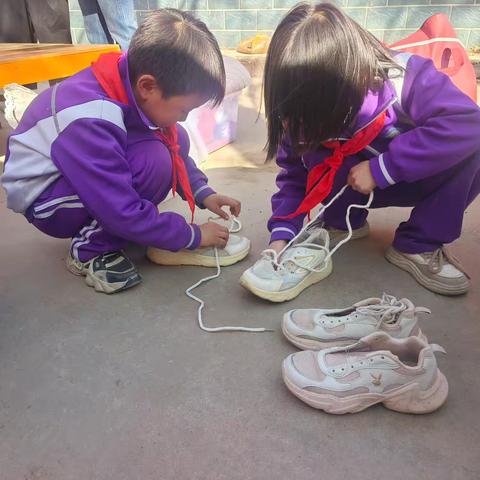 “童劳童成长，技能绽光芒”—万里完小参加劳动技能大赛活动