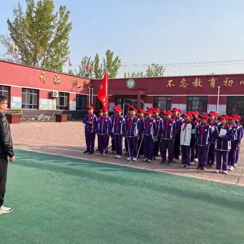 梨花春日绘 童趣劳中行—万里完小劳动研学活动