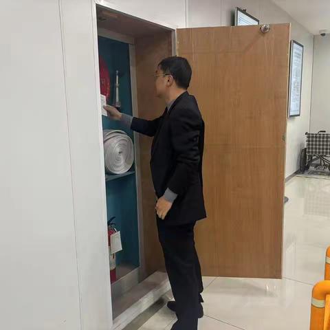 嵊州支行开展春节前安全检查