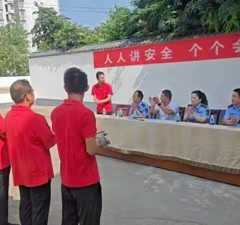 临潼区市场监管局参加陕西蓝天油气迎宾路混合站应急演练