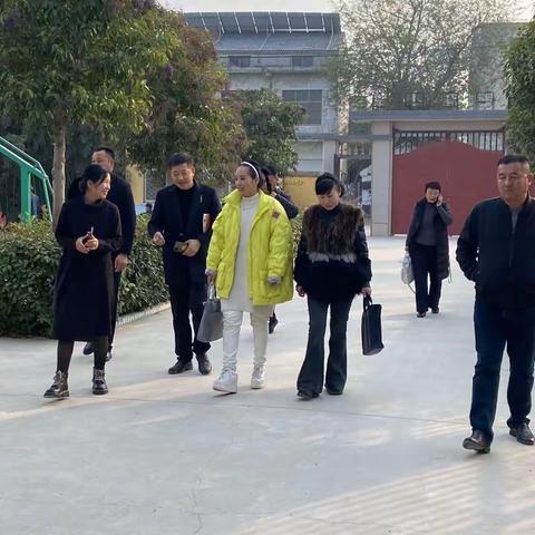 行而不辍，坚守常规—县教体局督导组莅临王七庙小学进行常规督导检查