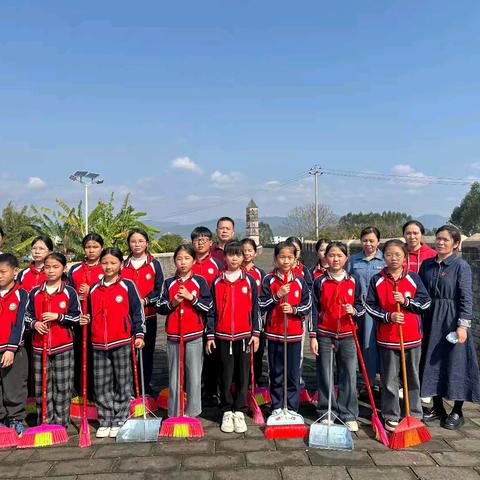 “学雷锋，践行动”——八步区贺街镇西南小学开展学雷锋活动