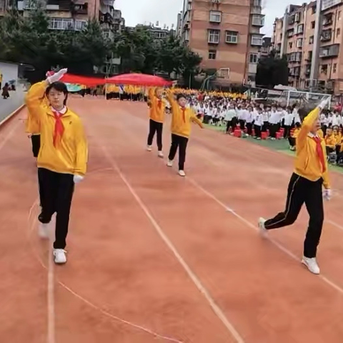 秋日燃情，六二闪耀——记六年级二班秋季运动会风采