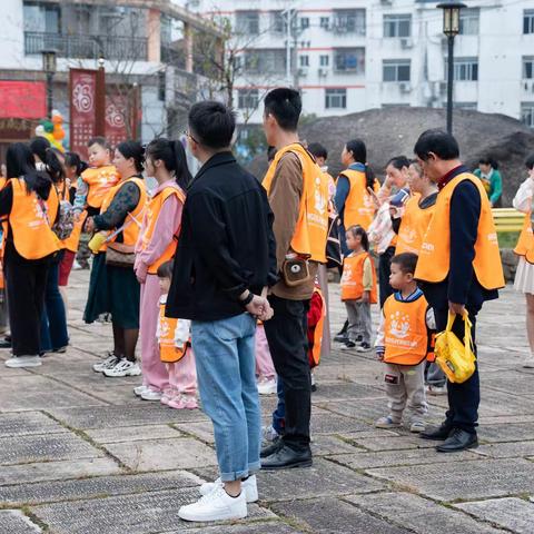 亲贝乐托育中心—马拉松“多彩童年  为爱开跑”亲子运动会