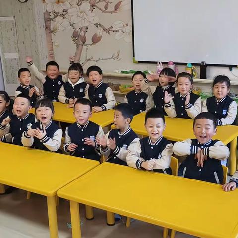 红宝宝幼儿园大一班开学第一天~