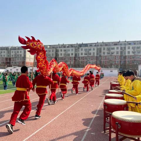 “龙行龘龘展宏图 前程朤朤谱新章”——保定市实验小学逸夫分校开学典礼