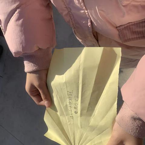 放飞烦恼，传递温暖——鸿坛完小心理健康、留守儿童活动