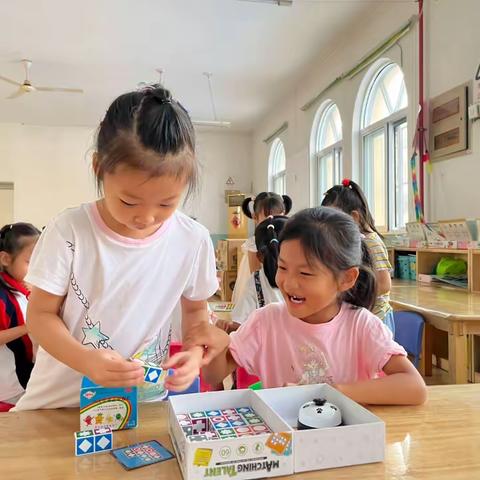 大二班室内区域自主游戏