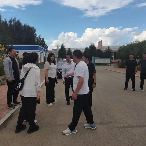 支教结对共成长，携手共进谱新篇—六家子镇中心校热烈欢迎市实验小学帮扶团队莅临指导