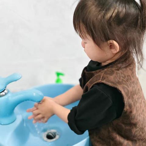 小小二班开学第二天照片（二）