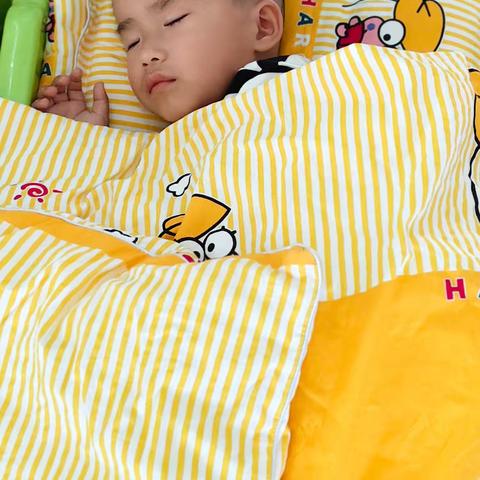 小小二班开学第二天照片（三）