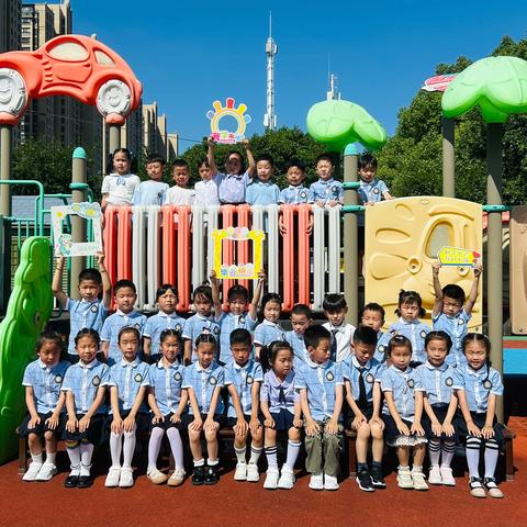 三载韶华  古韵“刘”香 ‍         ——大二班毕业典礼