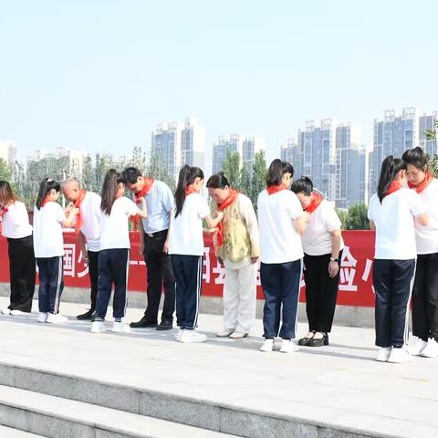 牢记党的教导 争做强国少年 ‍——濮阳县第四实验小学2025年少先队新队员入队仪式