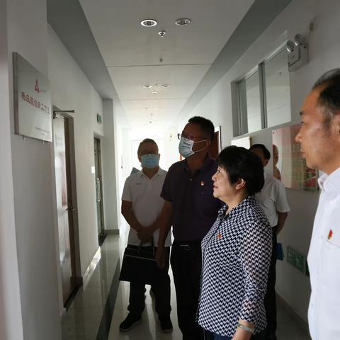 昆明中支祁红副行长到保山市中支指导职工之家创建工作