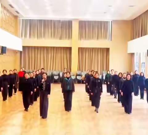 步履生辉　芳华依旧