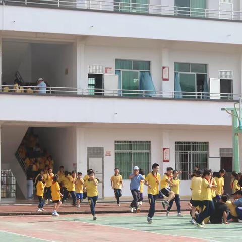 【守护花朵•共筑安全】 ——仁化县石塘镇新华书店希望小学安全演练