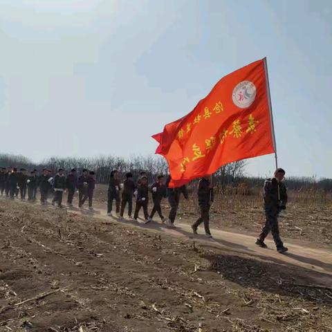 缅怀革命先烈 传承民族精神——杜生镇袁蔡村联立小学少工委清明节祭扫烈士墓活动纪实