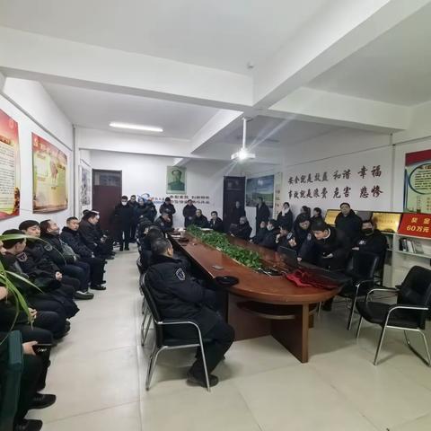 手握方向盘，时刻想安全。二公司组织召开春运动员会