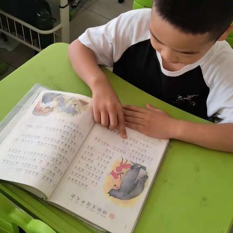 滨州市沾化区第二实验小学 一年级一班 书香班级一角