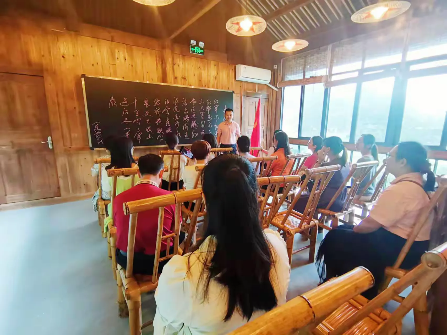 简篇-重温红色历史 赓续红色血脉——丹洲镇中心校党支部开展党史学习教育